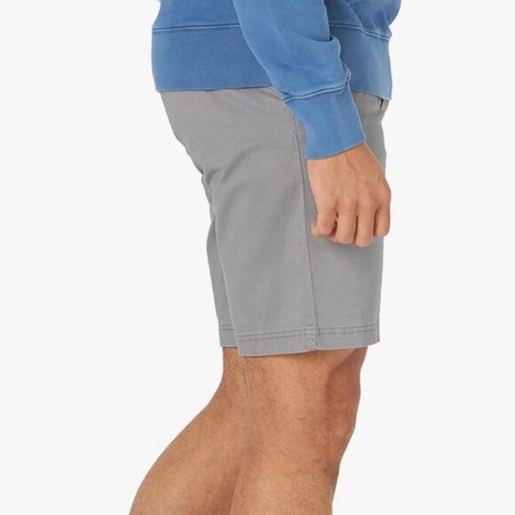 NWT Lee Men's Extreme Motion Flat Front Short, iron gray, 42 - Picture 2 of 4